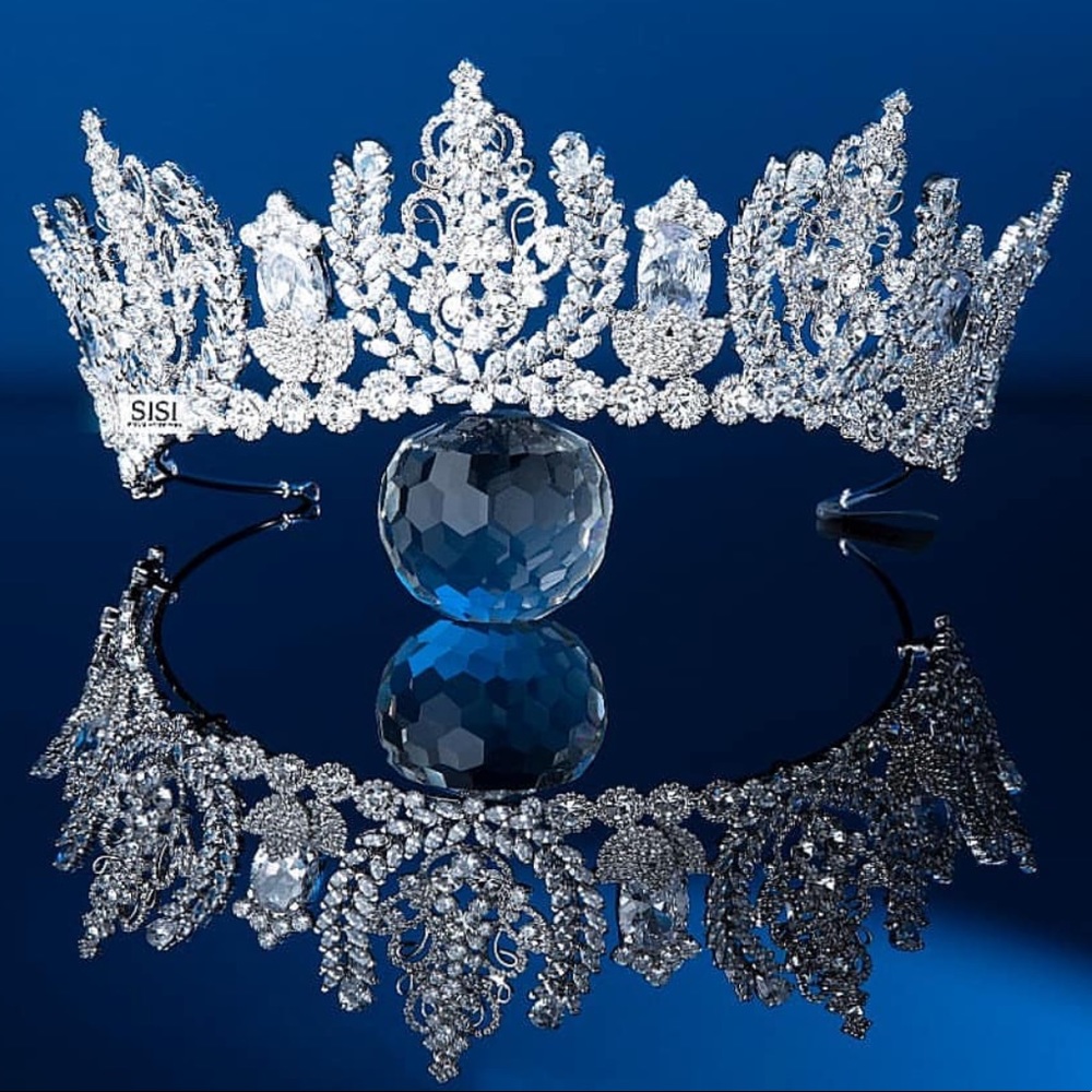 Bridal crown from Dubai
